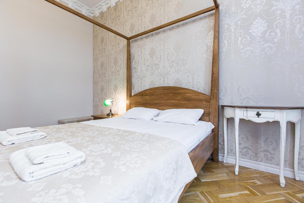 Австрійська Квартира В Центрі На Вулиці Михальчука 5 Lviv Bagian luar foto