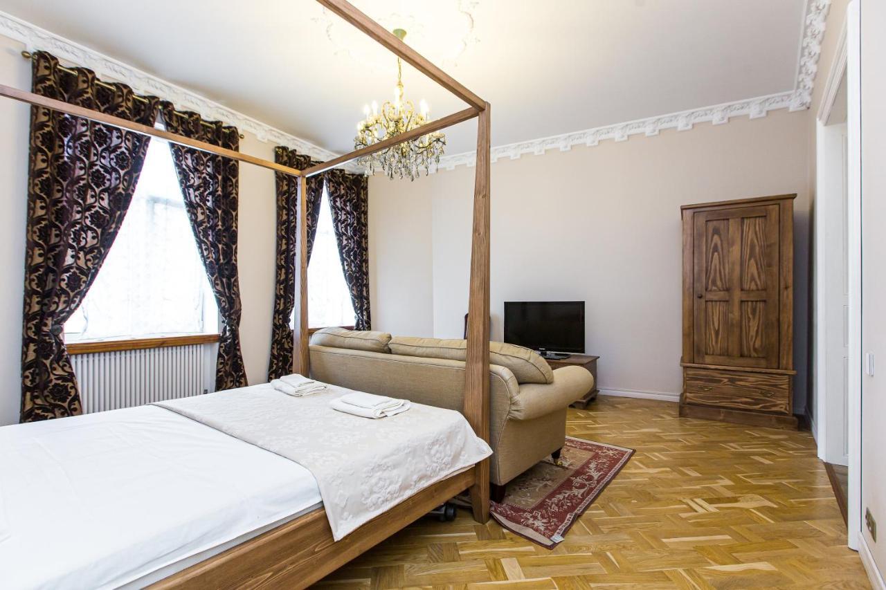 Австрійська Квартира В Центрі На Вулиці Михальчука 5 Lviv Bagian luar foto